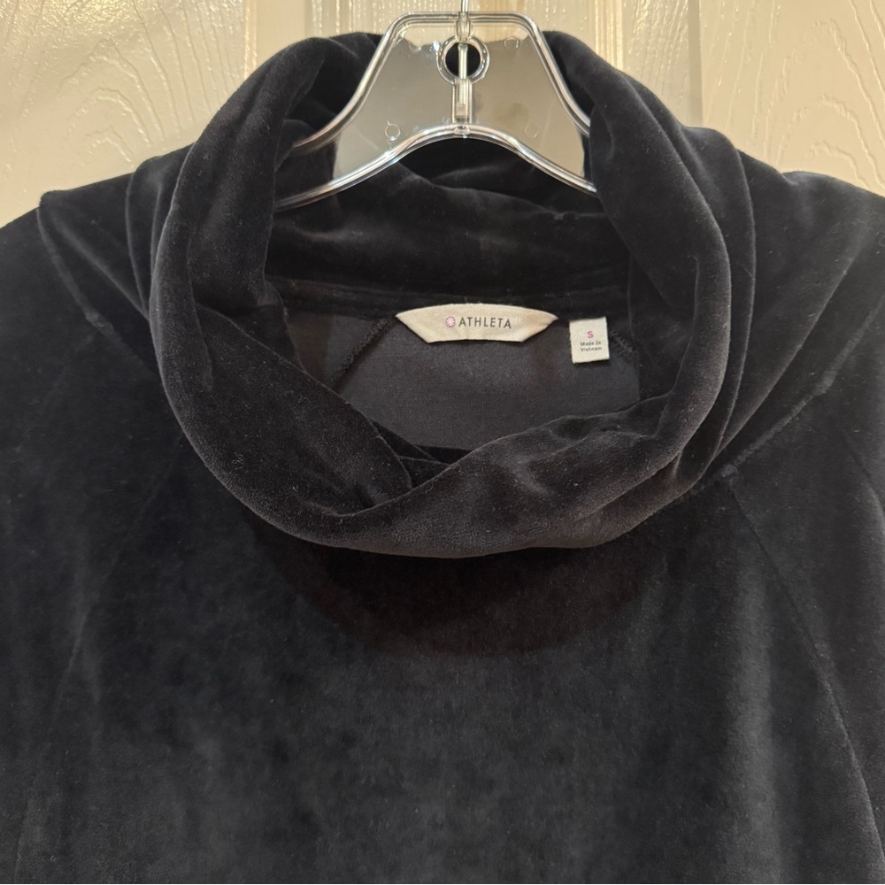 Women’s Athleta Velour Turtleneck Sweatshirt - Picture 4 of 14